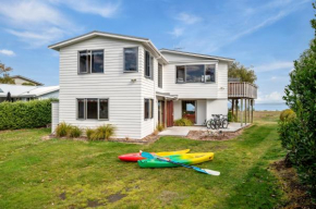 Absolute Waterfront with WiFi - Five Mile Bay Home